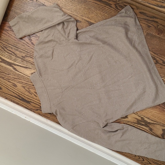 Mens Van Heusen Classic Fit Beige Quarter Button Shirt Size M - Picture 5 of 5